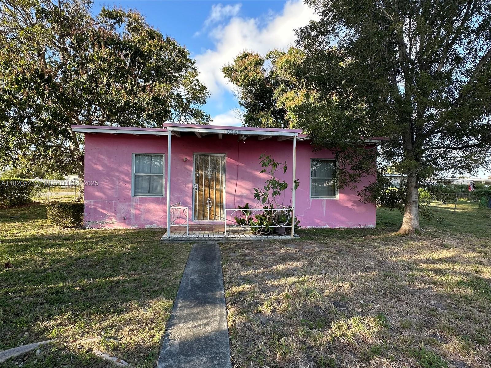 2575 Nw 155th Ter, Miami Gardens, Broward County, Florida - 2 Bedrooms  
1 Bathrooms - 