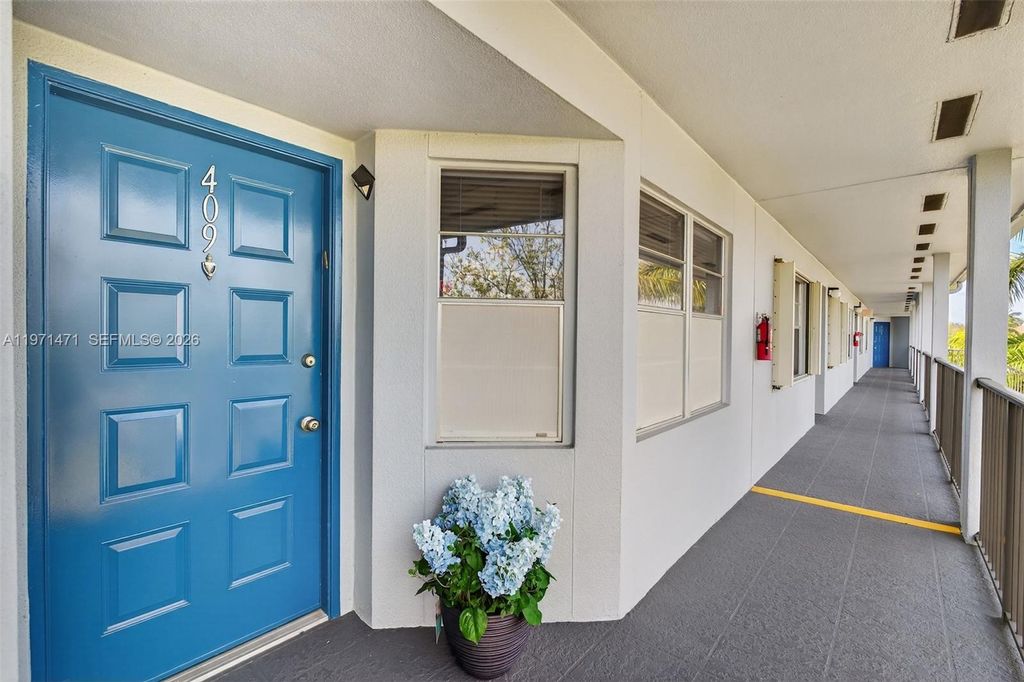 Photo of 900 SW 125th Way #409R, Pembroke Pines, FL 33027 (MLS # A11971471)