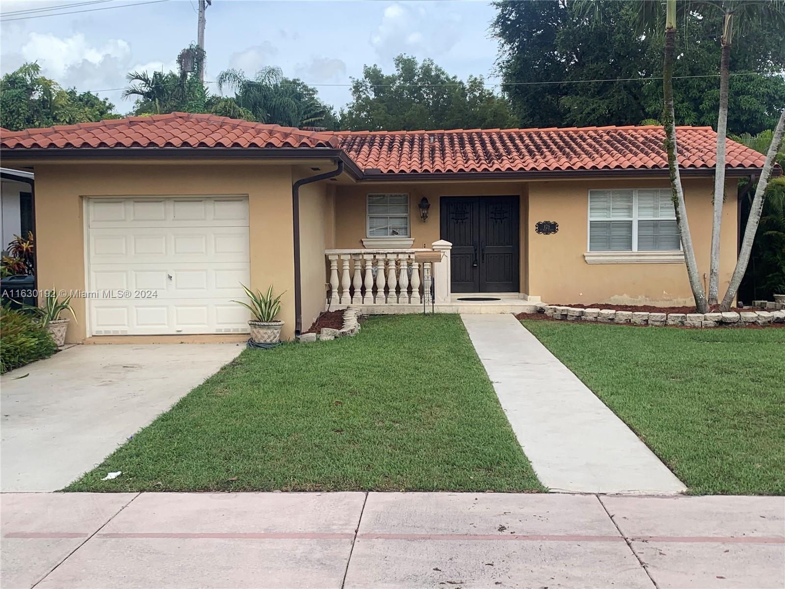 825 El Rado St St, Coral Gables, Broward County, Florida - 3 Bedrooms  
2 Bathrooms - 