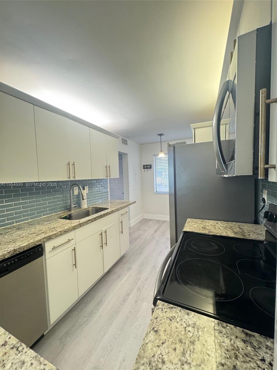 RACQUET CLUB VILLAGE APAR - Residential