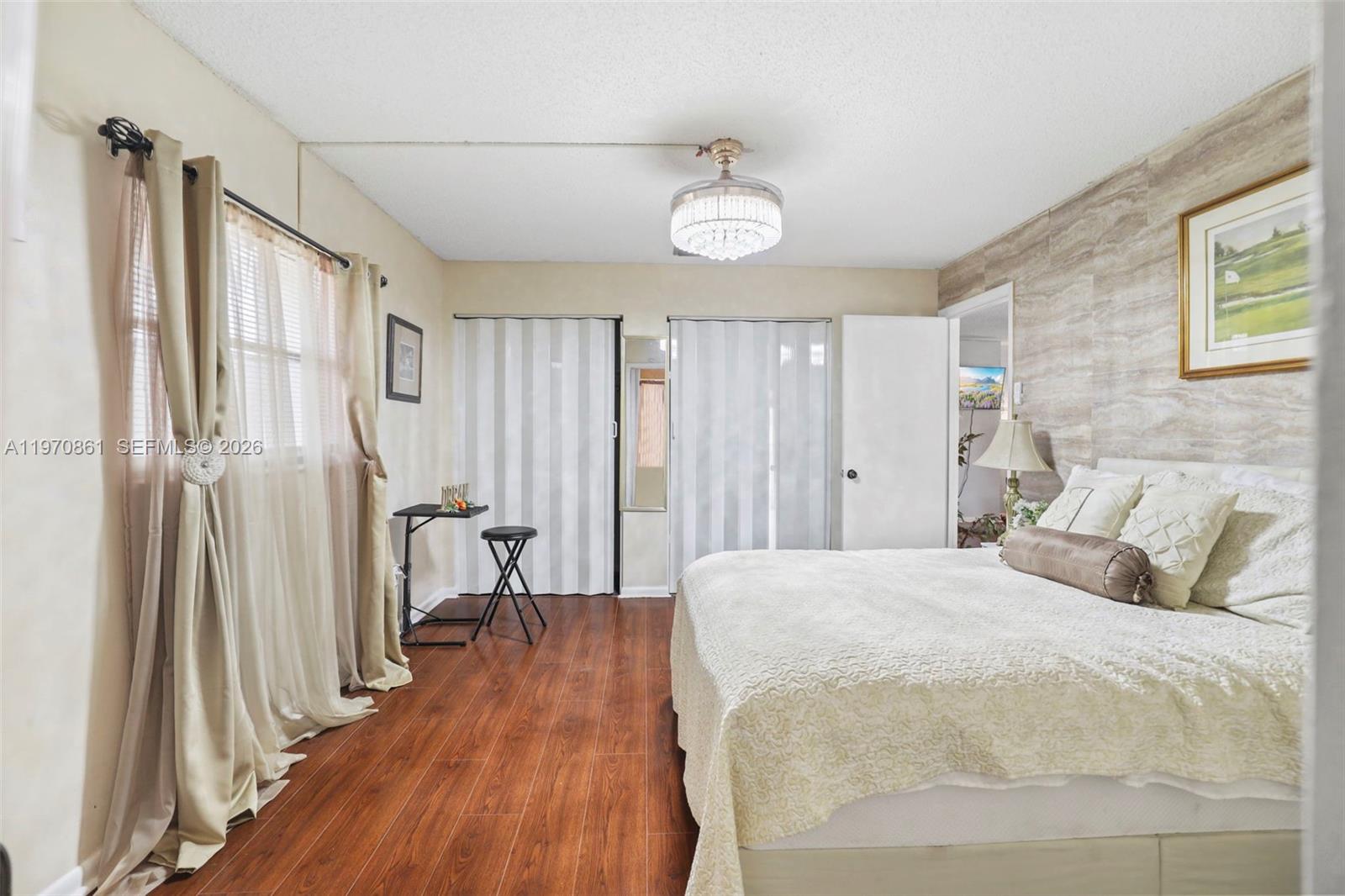 ISLAND HOUSE CONDOMINIUM - Residential