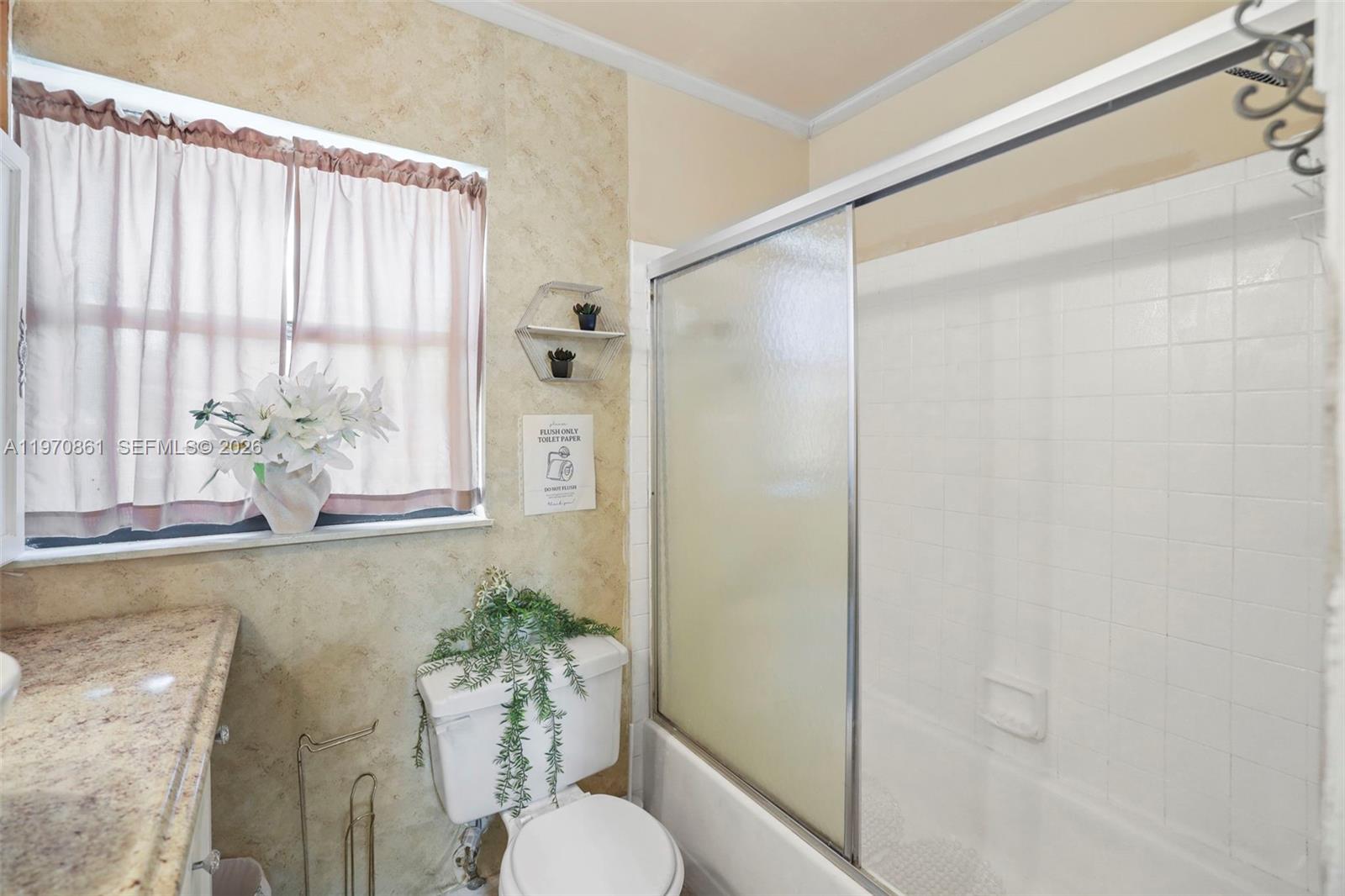 ISLAND HOUSE CONDOMINIUM - Residential