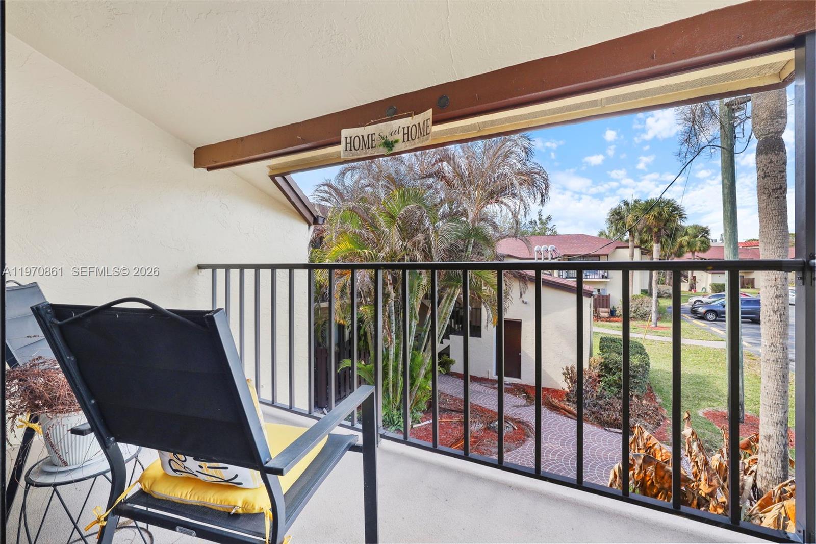 ISLAND HOUSE CONDOMINIUM - Residential