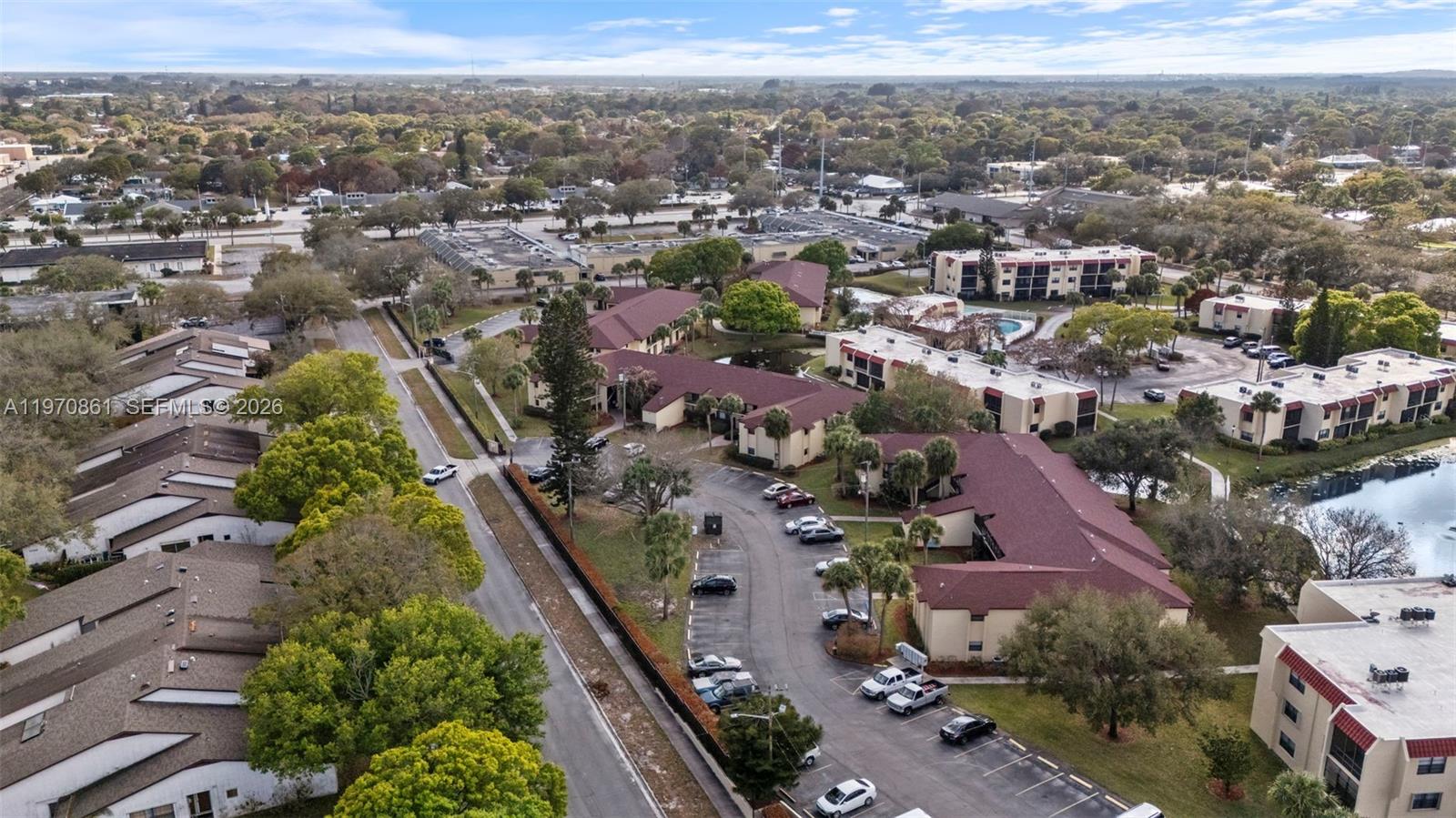 ISLAND HOUSE CONDOMINIUM - Residential