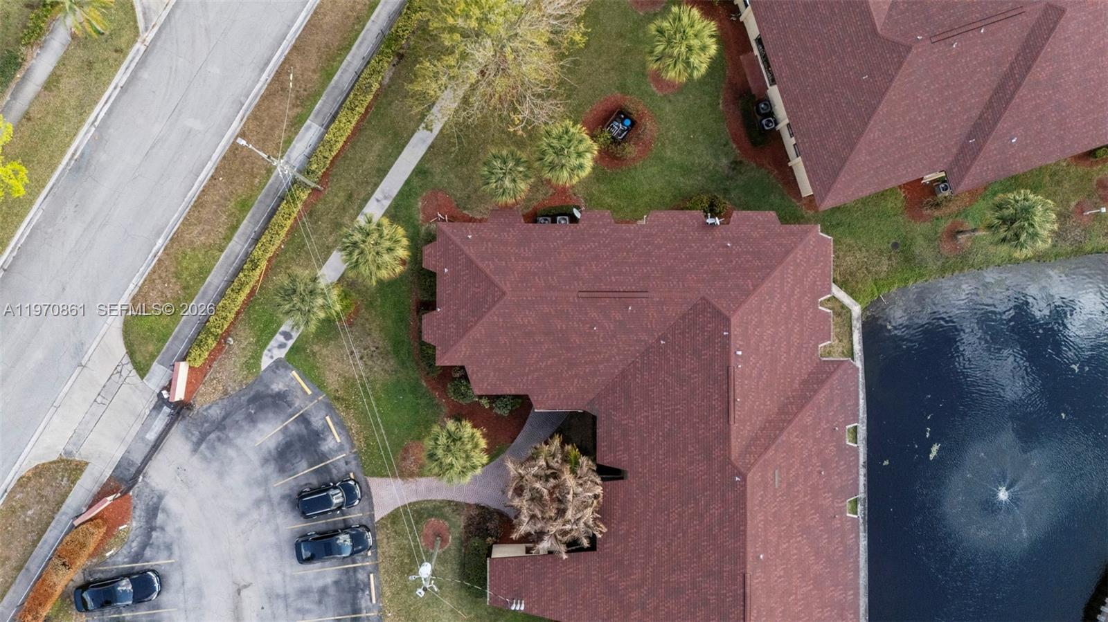 ISLAND HOUSE CONDOMINIUM - Residential