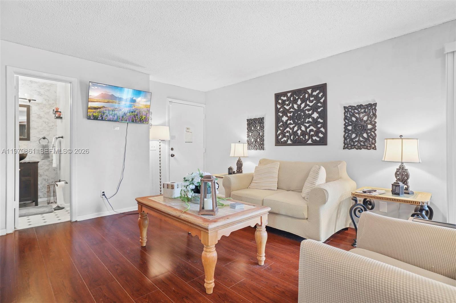 ISLAND HOUSE CONDOMINIUM - Residential