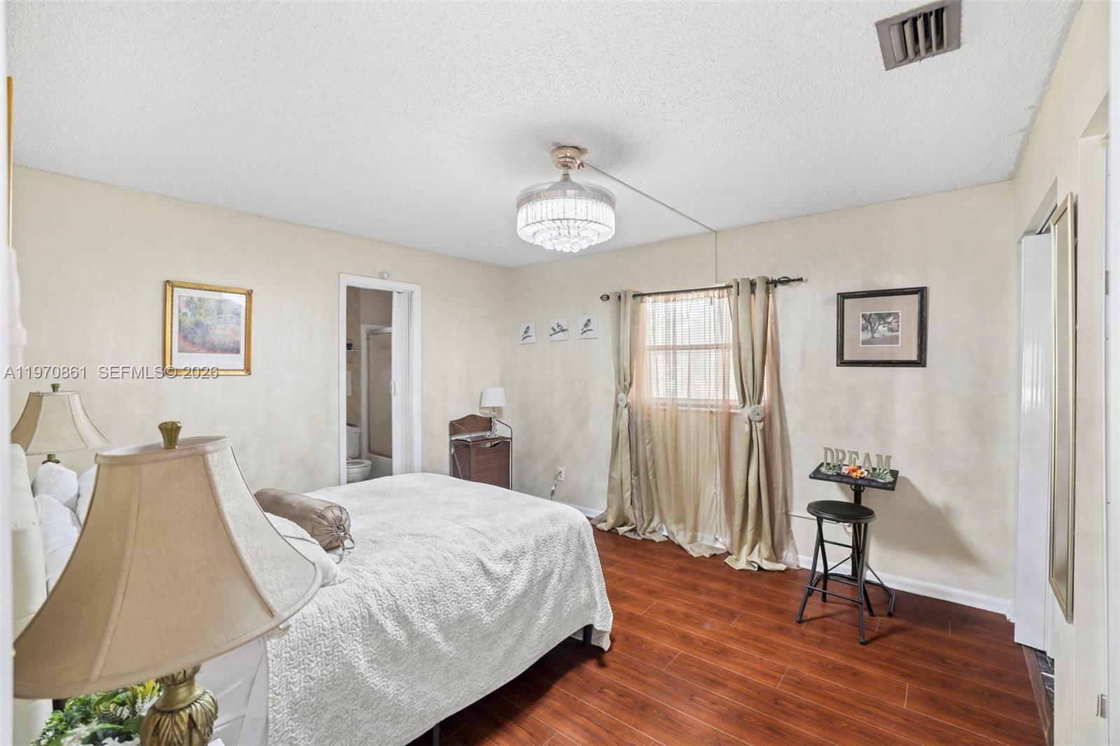 ISLAND HOUSE CONDOMINIUM - Residential