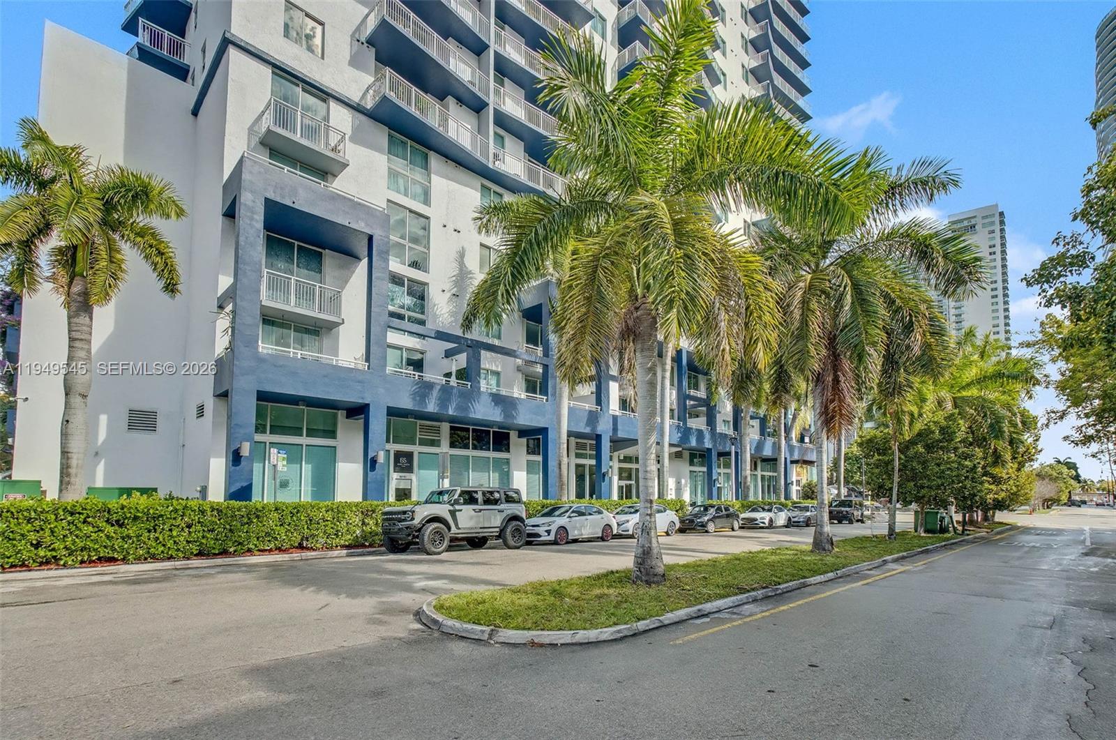 1800 BISCAYNE PLAZA CONDO - Residential