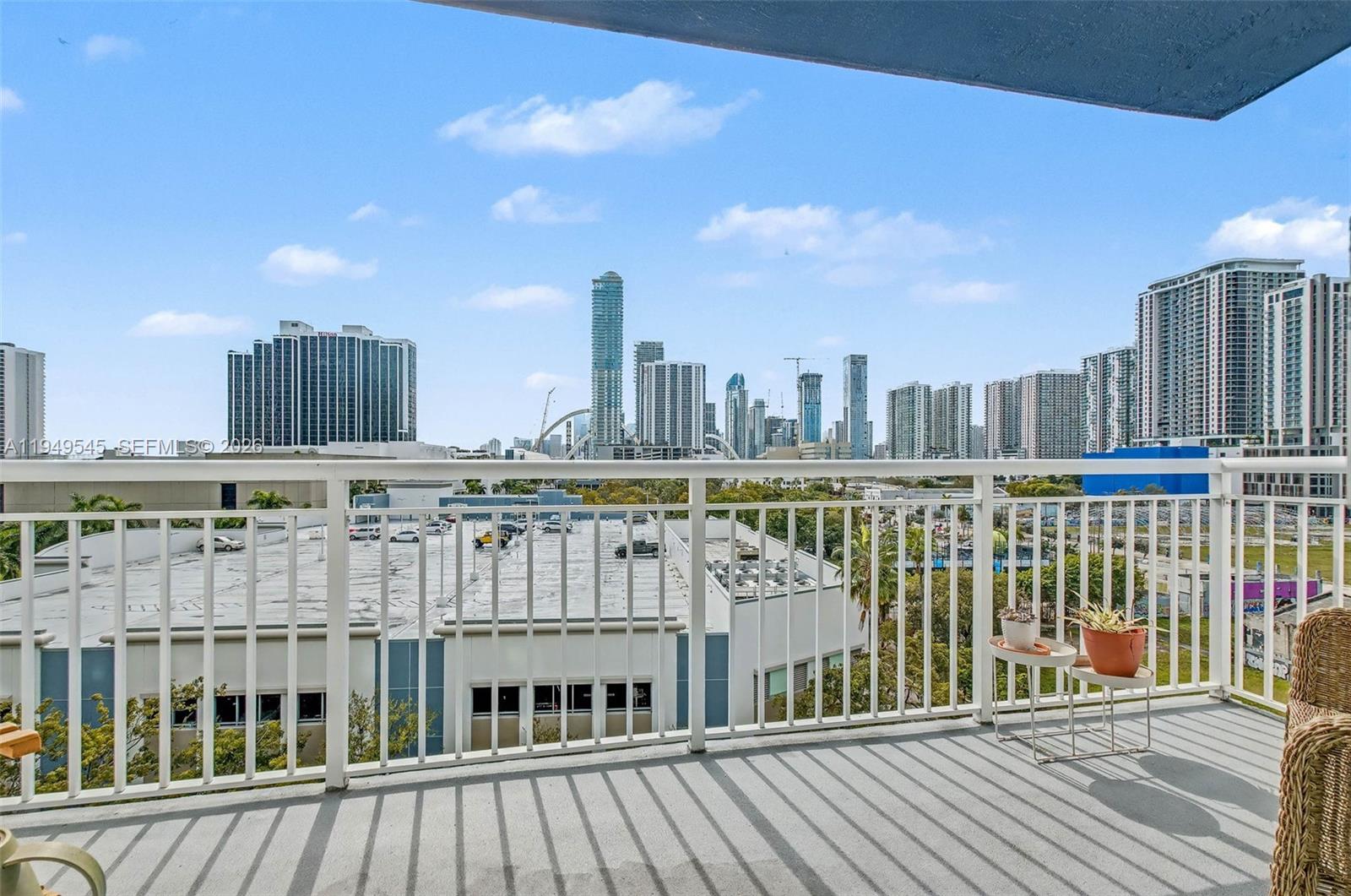 1800 BISCAYNE PLAZA CONDO - Residential