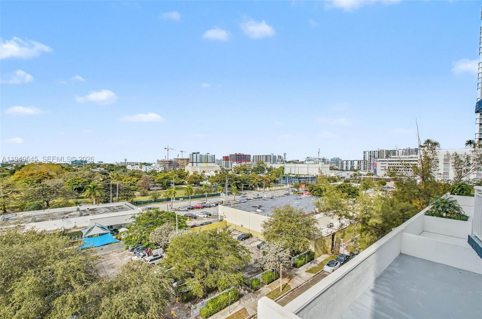 1800 BISCAYNE PLAZA CONDO - Residential