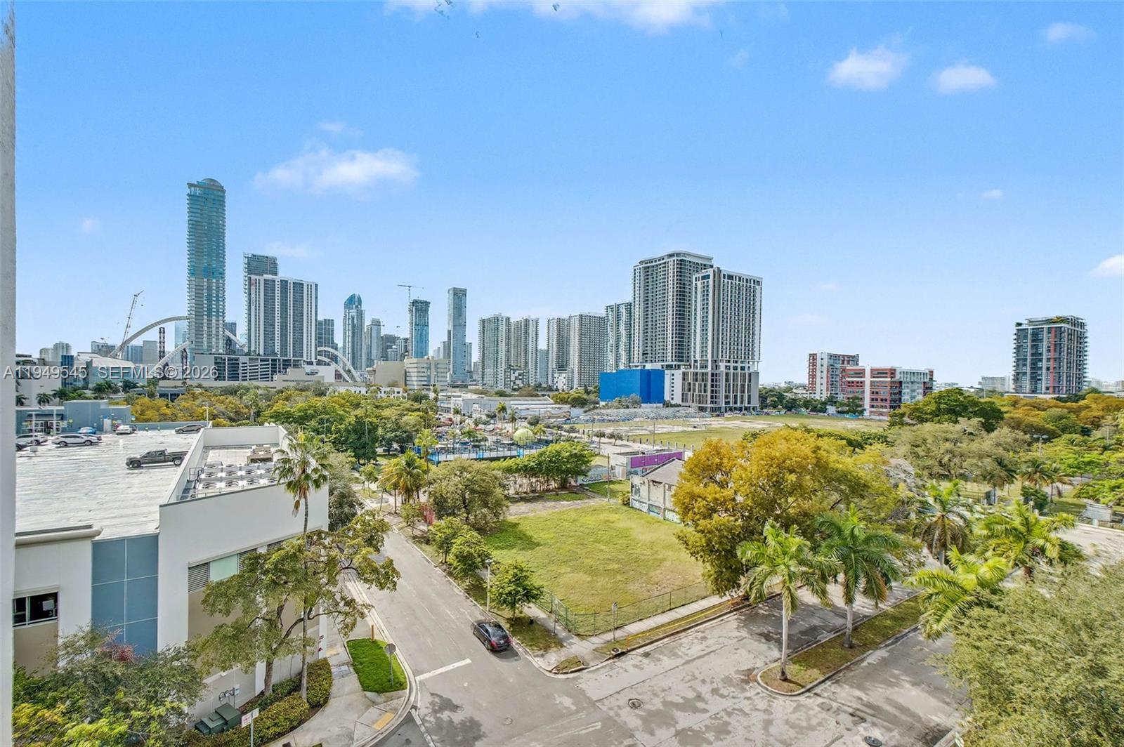 1800 BISCAYNE PLAZA CONDO - Residential