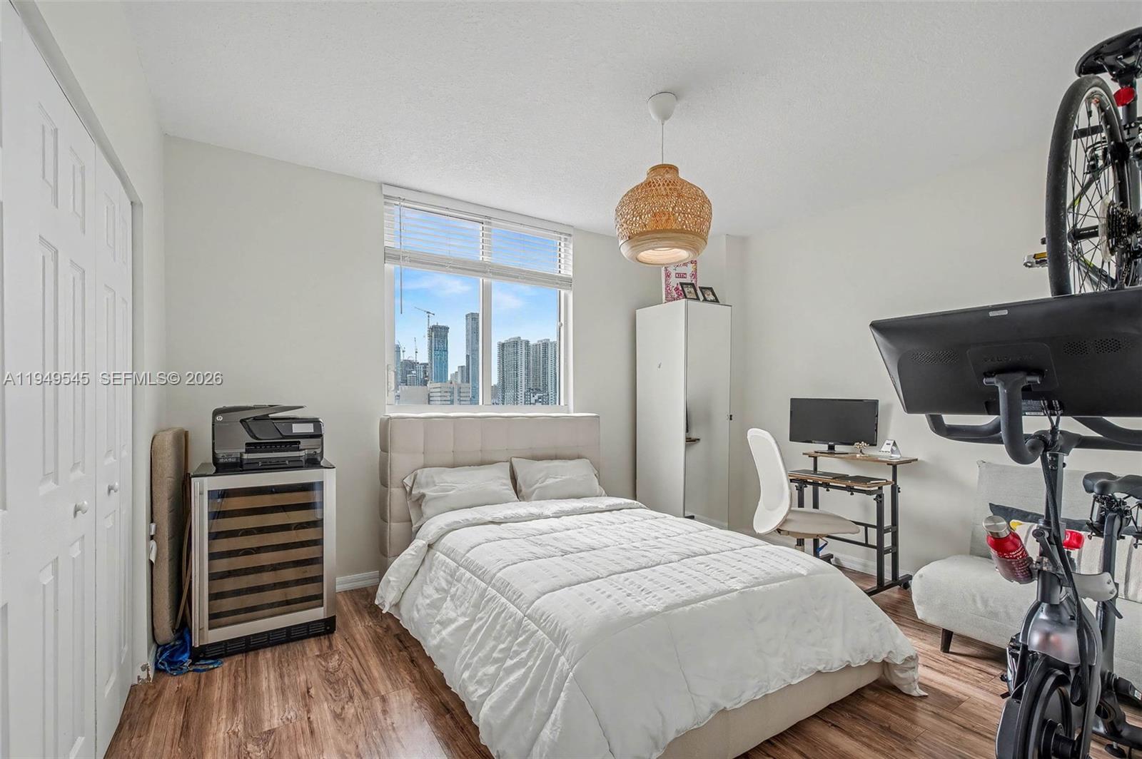 1800 BISCAYNE PLAZA CONDO - Residential