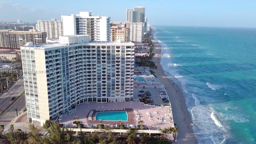 Property for Sale at 3180 S Ocean Dr 1217, Hallandale Beach, Broward County, Florida - Bedrooms: 1 
Bathrooms: 1  - $325,000