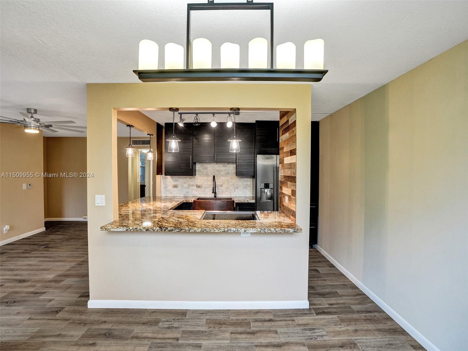LIVE OAK CONDO ELEVEN - Residential