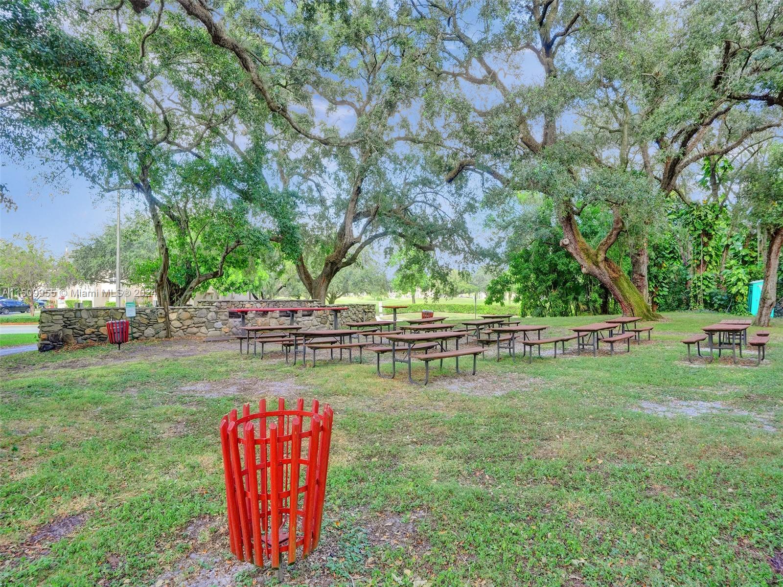 LIVE OAK CONDO ELEVEN - Residential