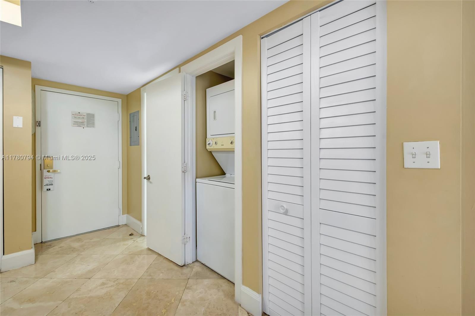 THE MUTINY CONDO - Residential Lease