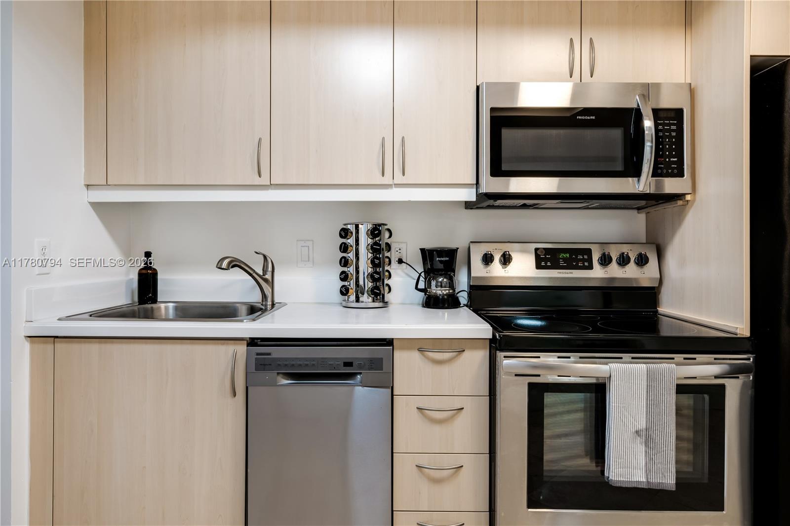 2951 S Bayshore Dr 815