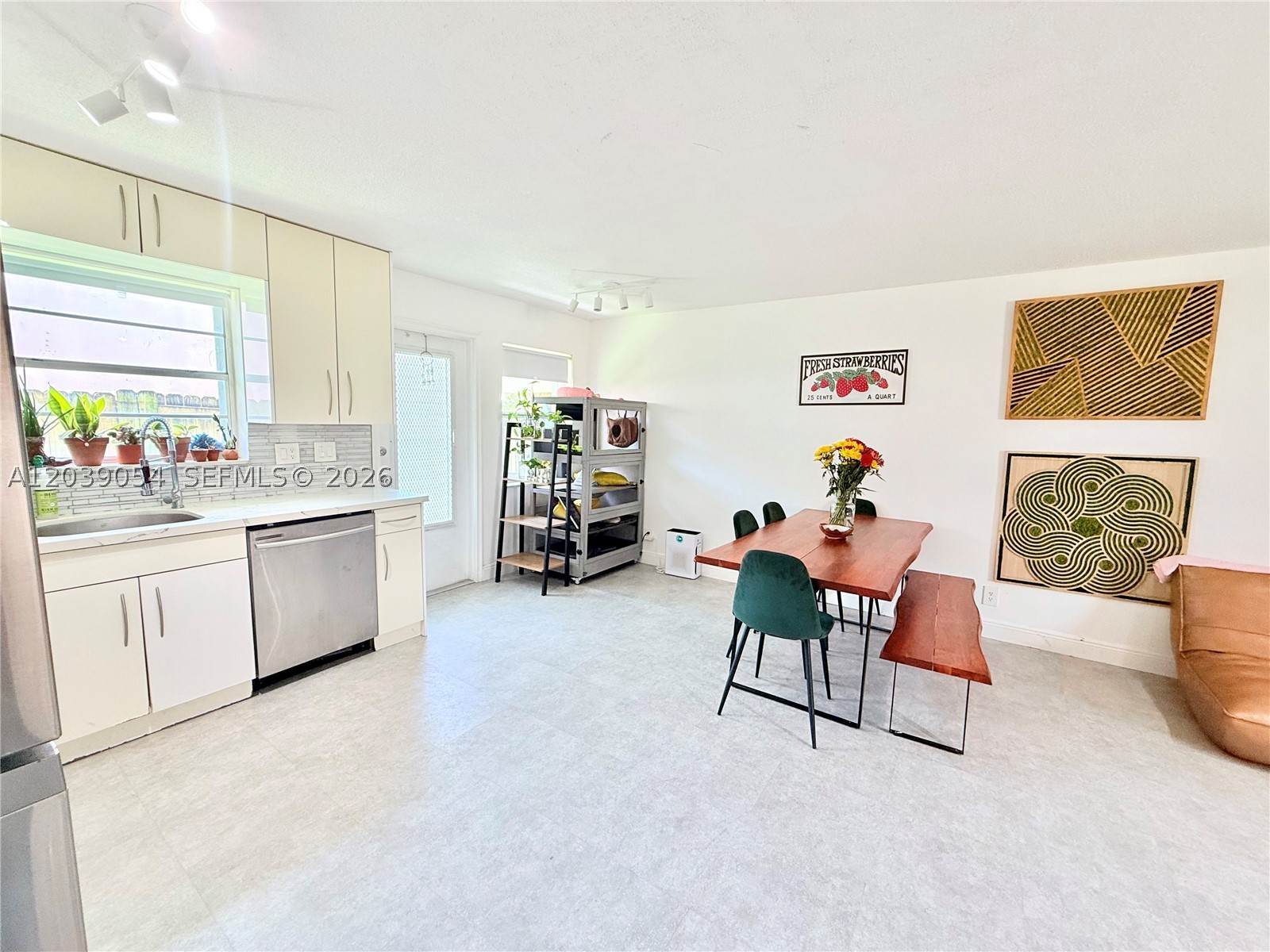 1722 Mayo St 105