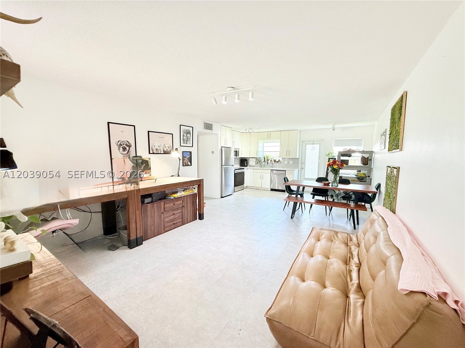 1722 Mayo St 105