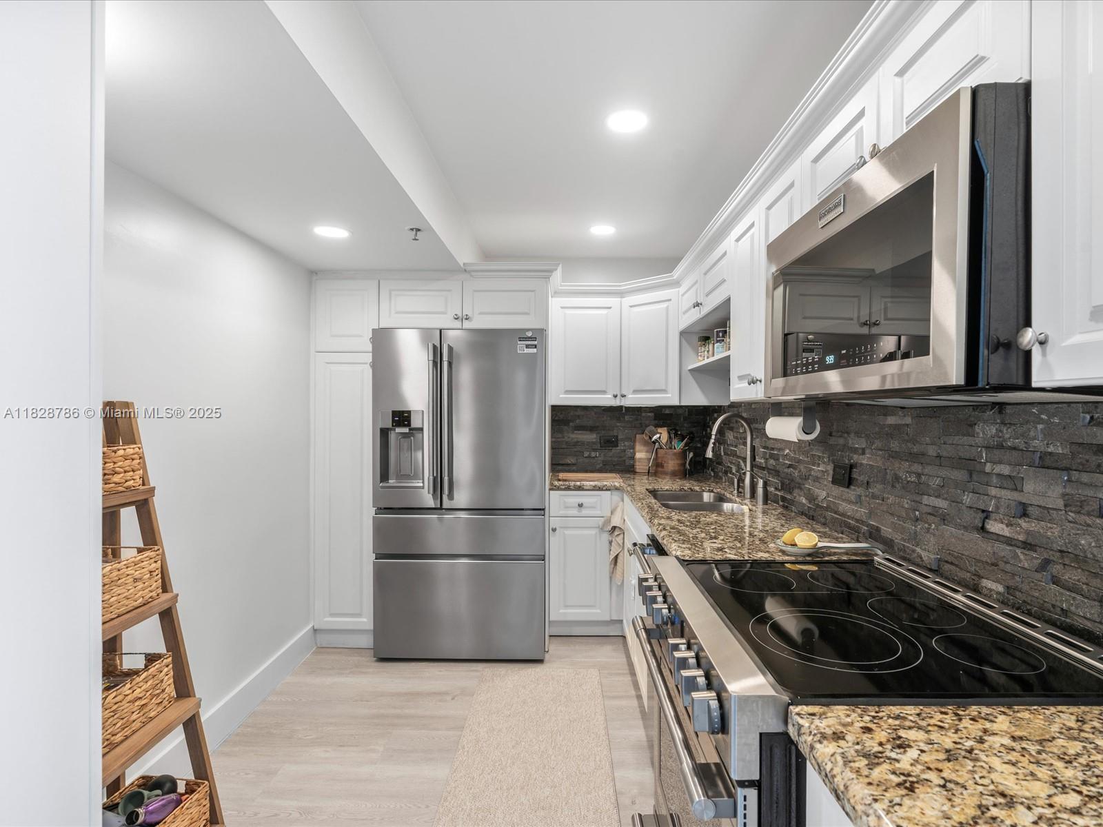 WATERVIEW CONDO - Residential