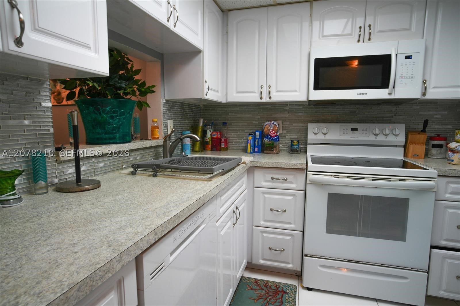 3774 Inverrary Blvd 101P