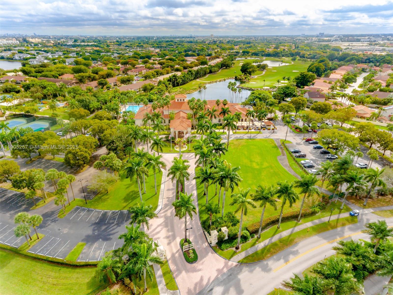 DORAL HOUSE CONDO NO 3 - Residential