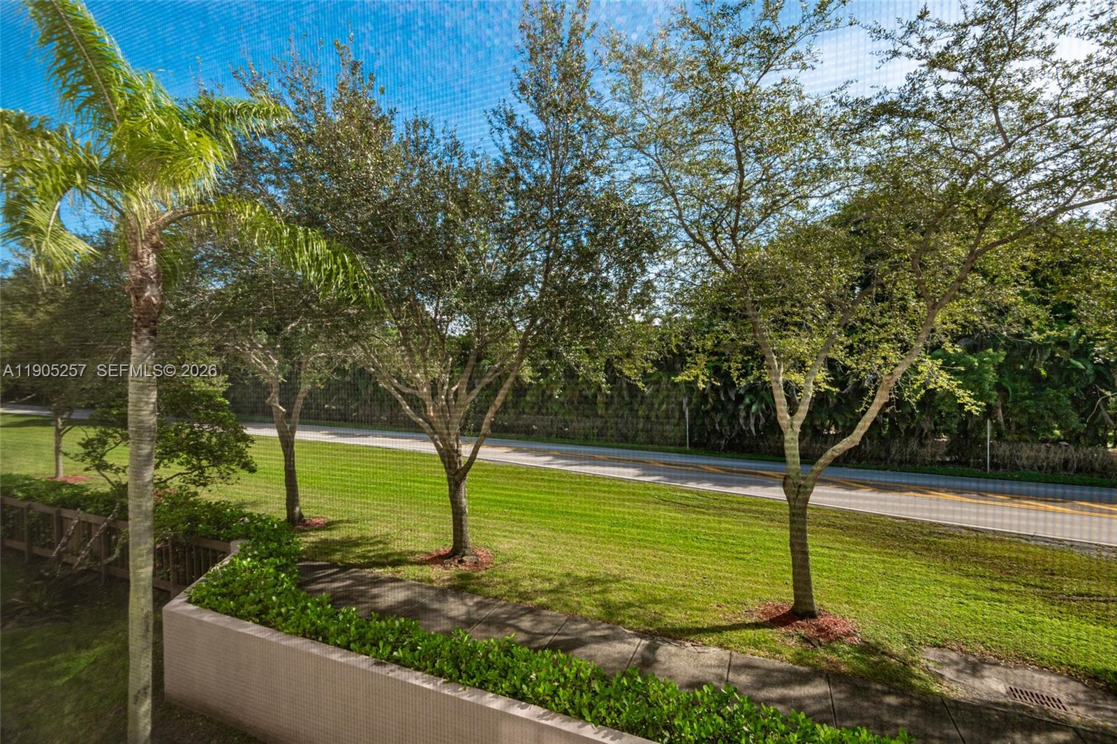 DORAL HOUSE CONDO NO 3 - Residential