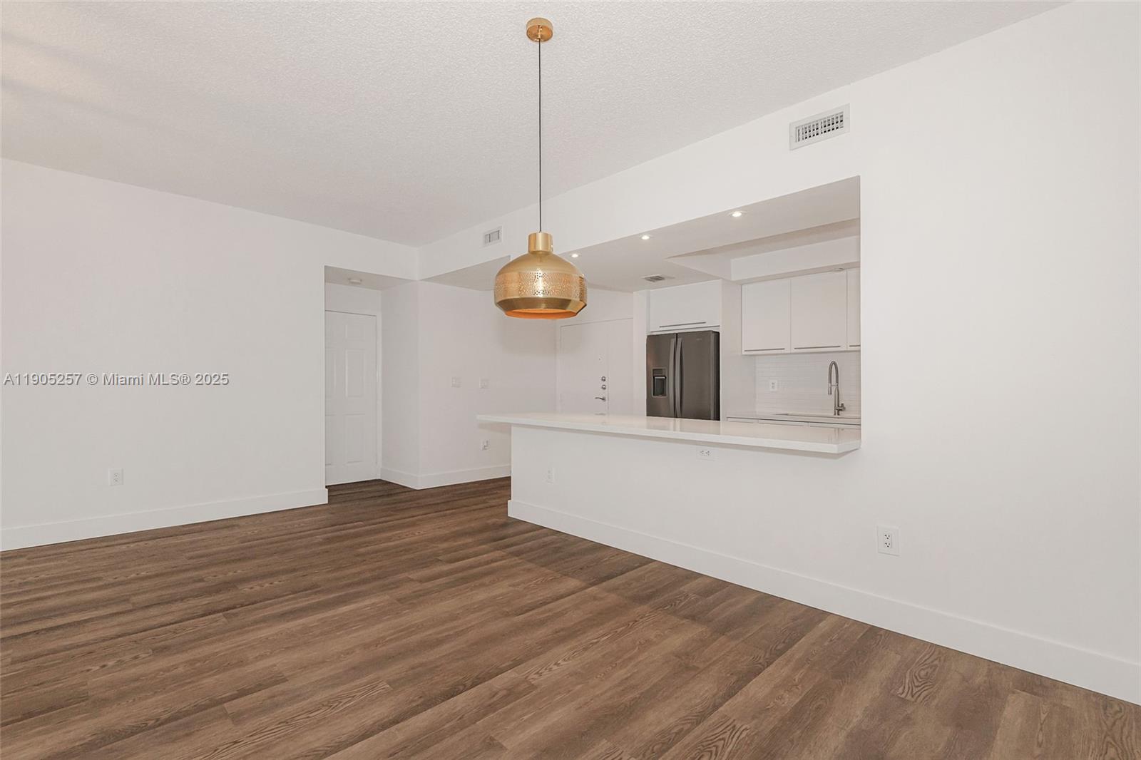 DORAL HOUSE CONDO NO 3 - Residential