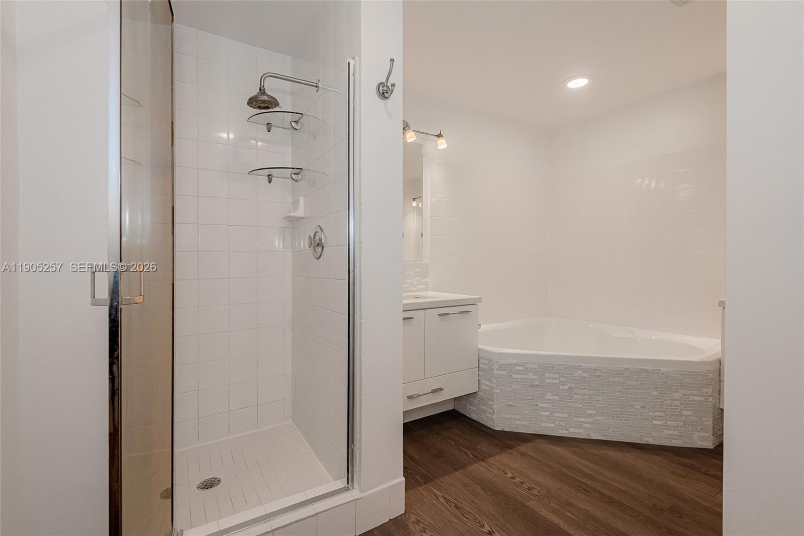 DORAL HOUSE CONDO NO 3 - Residential