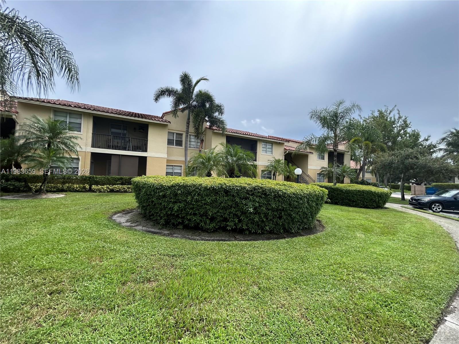 ROYAL POINCIANA CONDO - Residential Lease