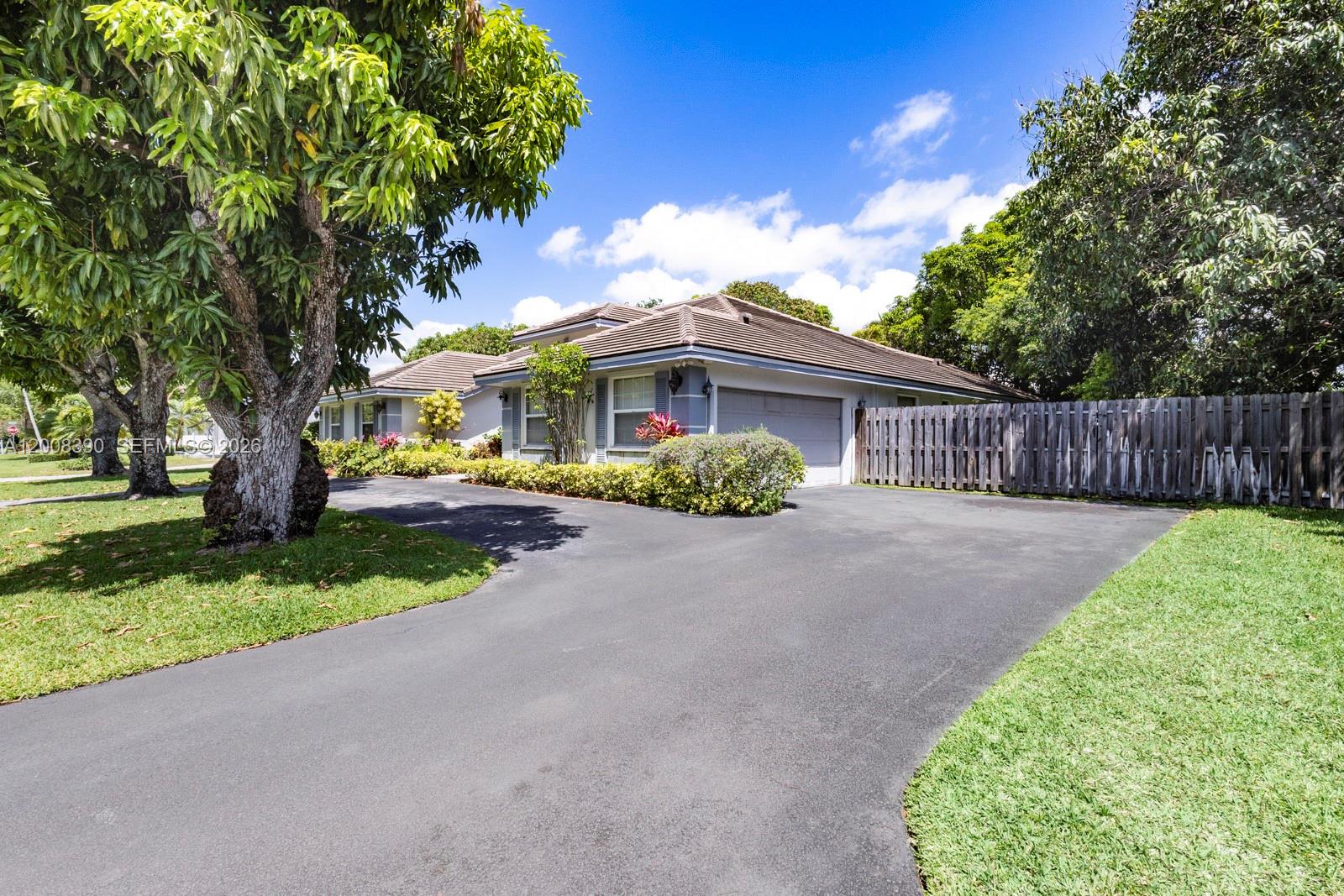 CUTLER COUNTRY GROVES PLA - Residential