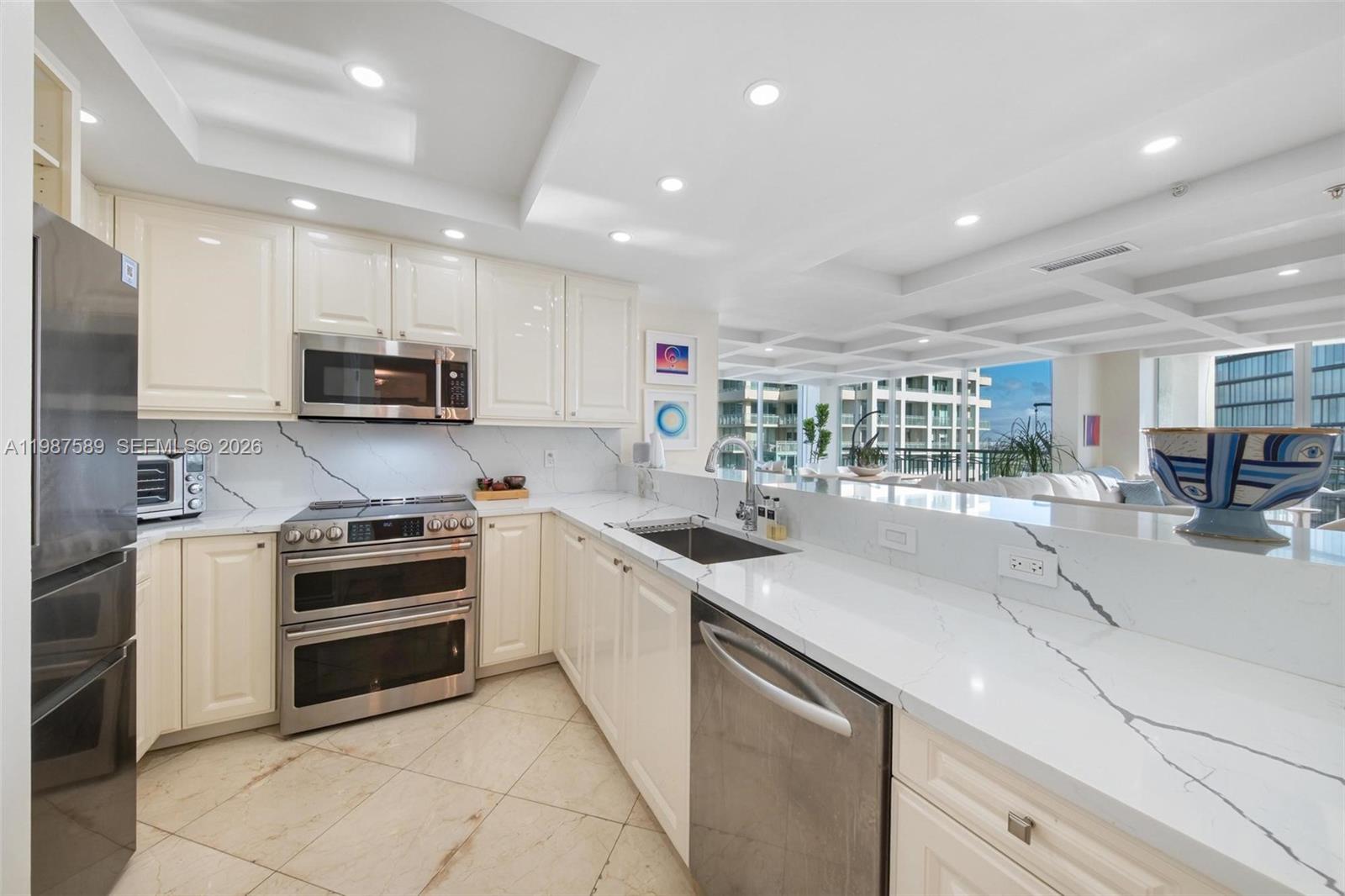 THE TOWER RESIDENCES COND - Residential