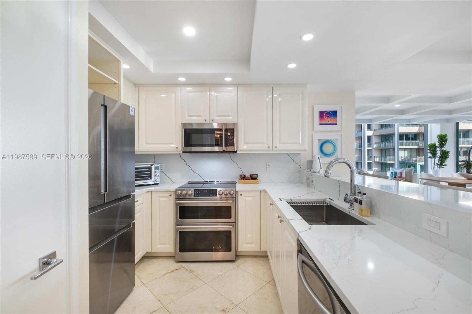 THE TOWER RESIDENCES COND - Residential