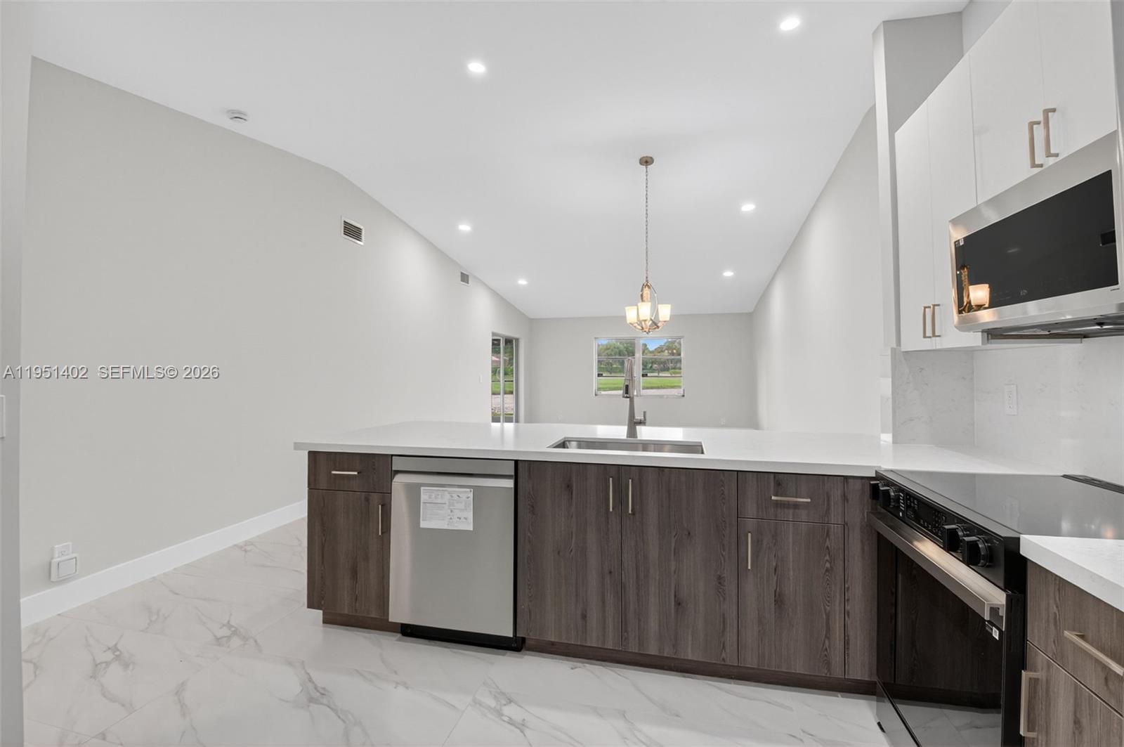 WHISPER WALK - Residential