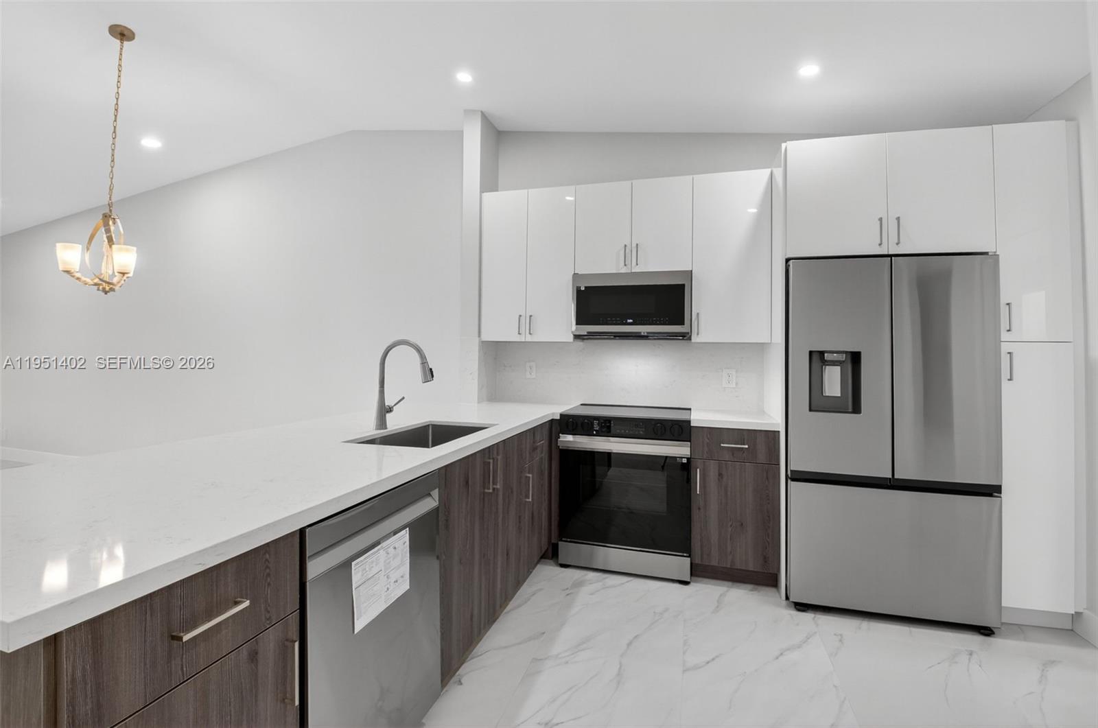 WHISPER WALK - Residential