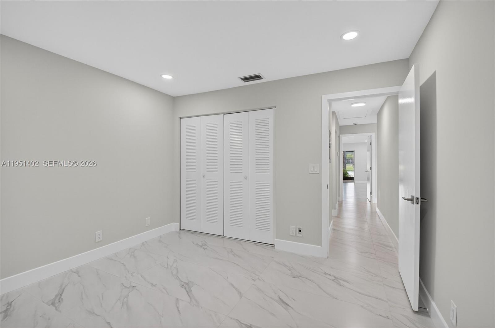 WHISPER WALK - Residential