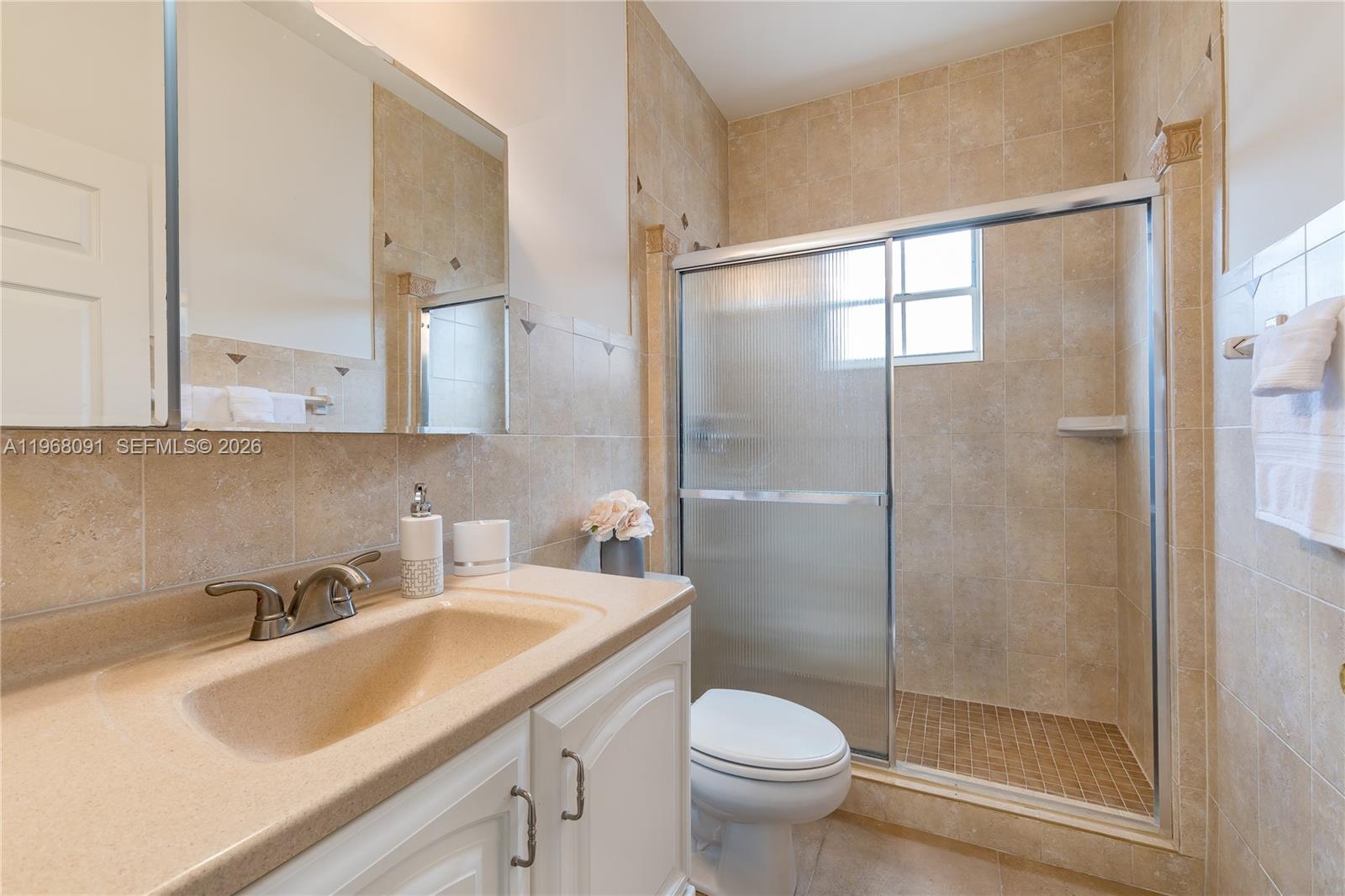 DORAL GLEN T-17816 - Residential