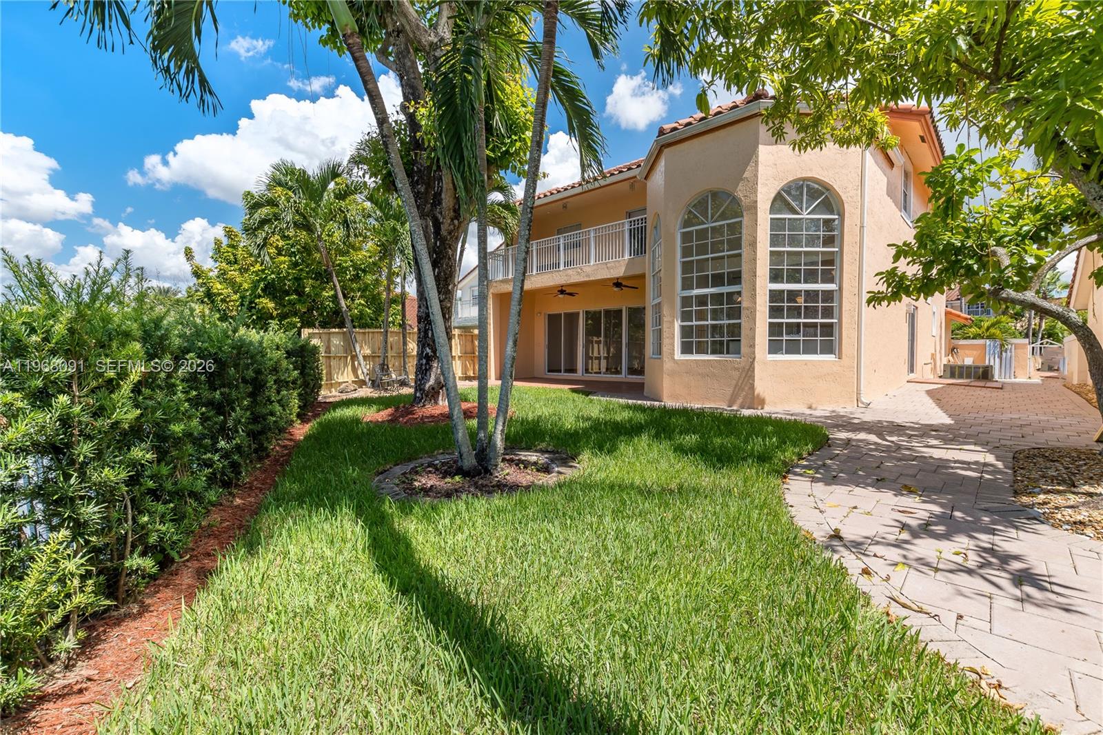 DORAL GLEN T-17816 - Residential