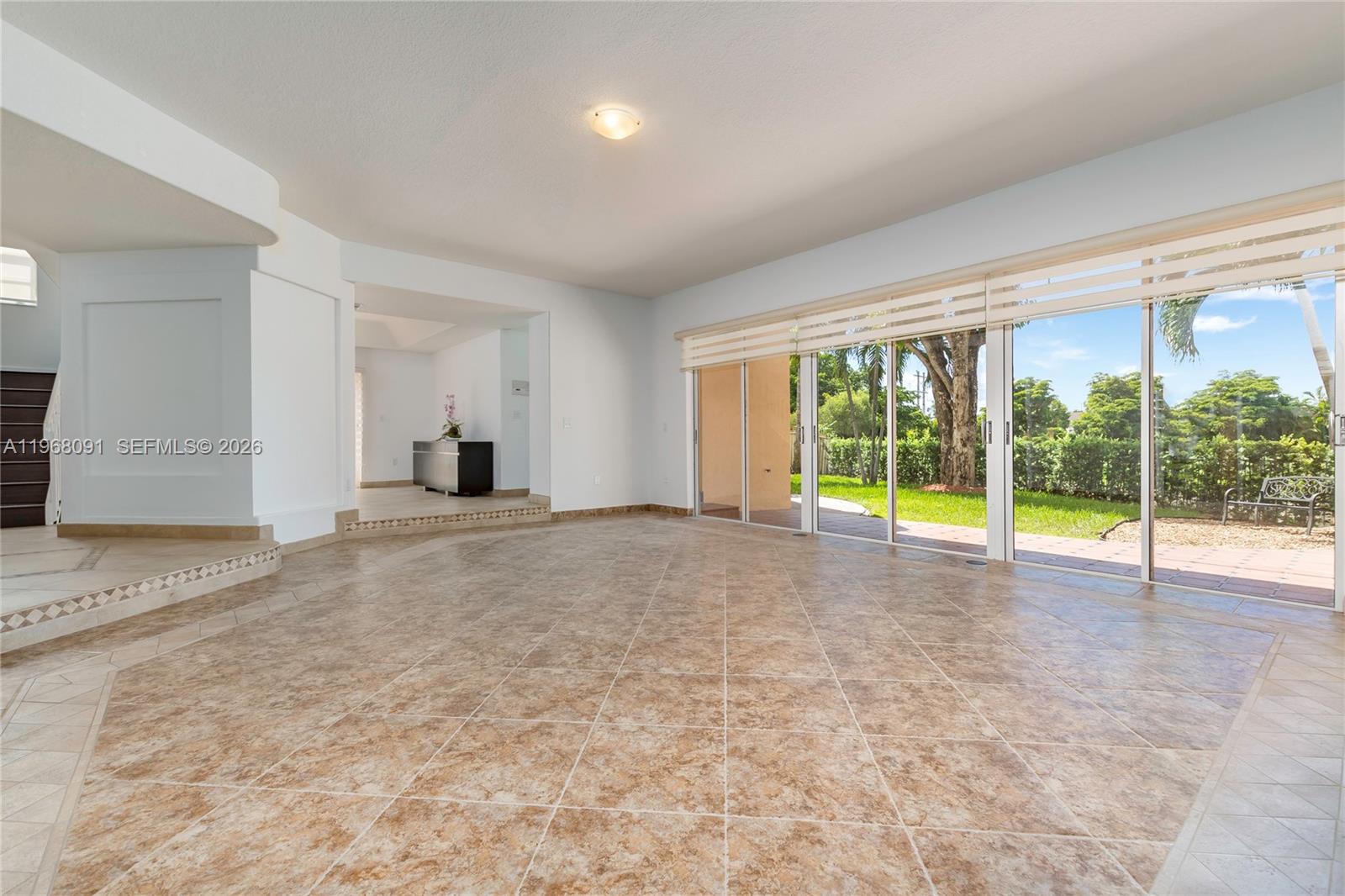 DORAL GLEN T-17816 - Residential