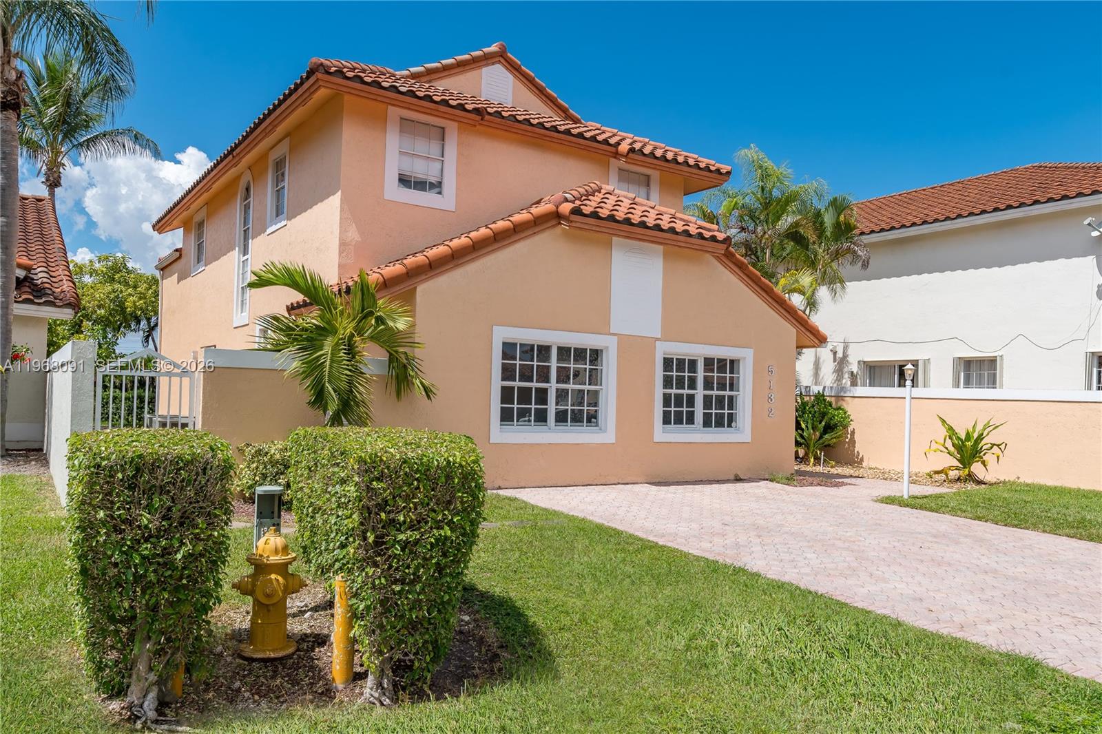 DORAL GLEN T-17816 - Residential