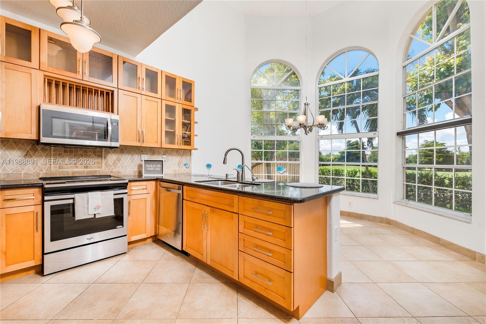 DORAL GLEN T-17816 - Residential