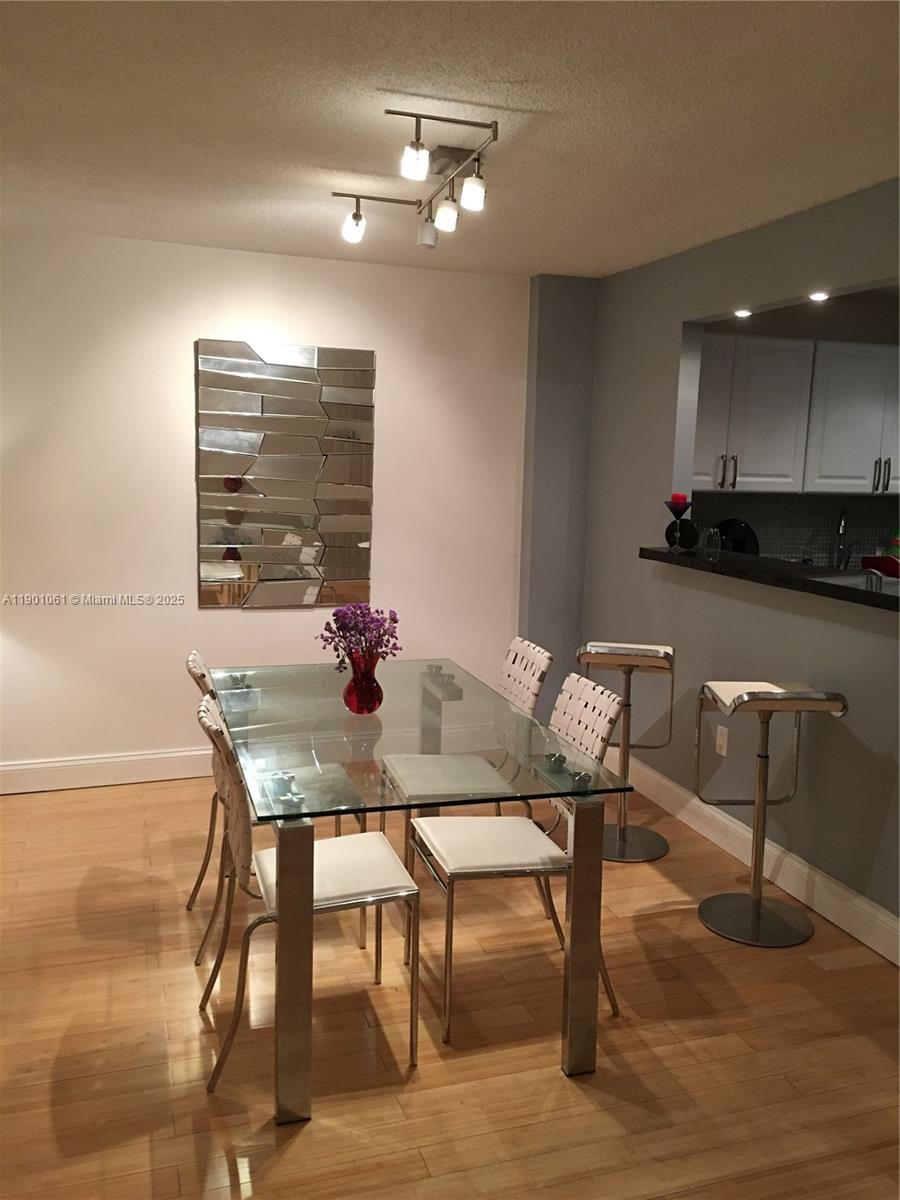 ARLEN BEACH CONDO - Residential
