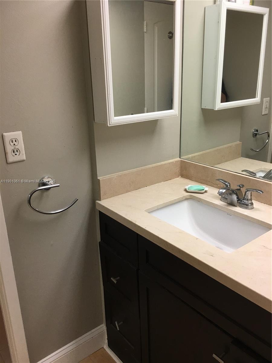ARLEN BEACH CONDO - Residential