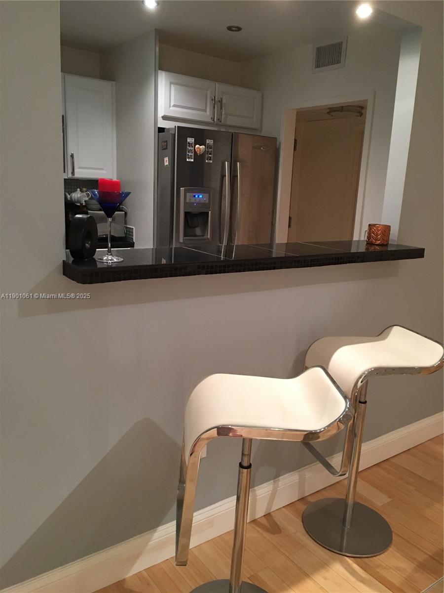 ARLEN BEACH CONDO - Residential