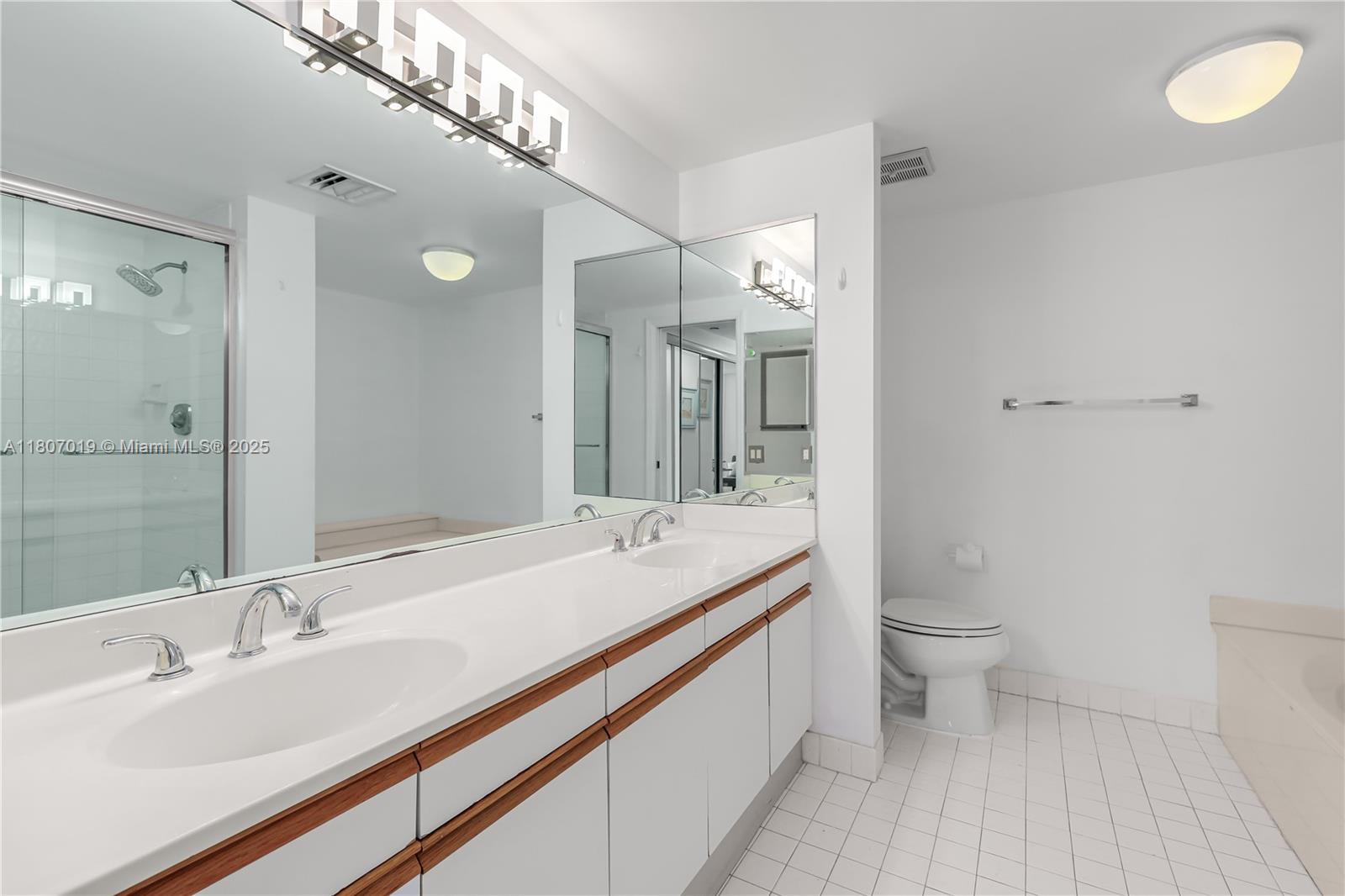 PORTSVIEW @ THE WATERWAYS - Residential