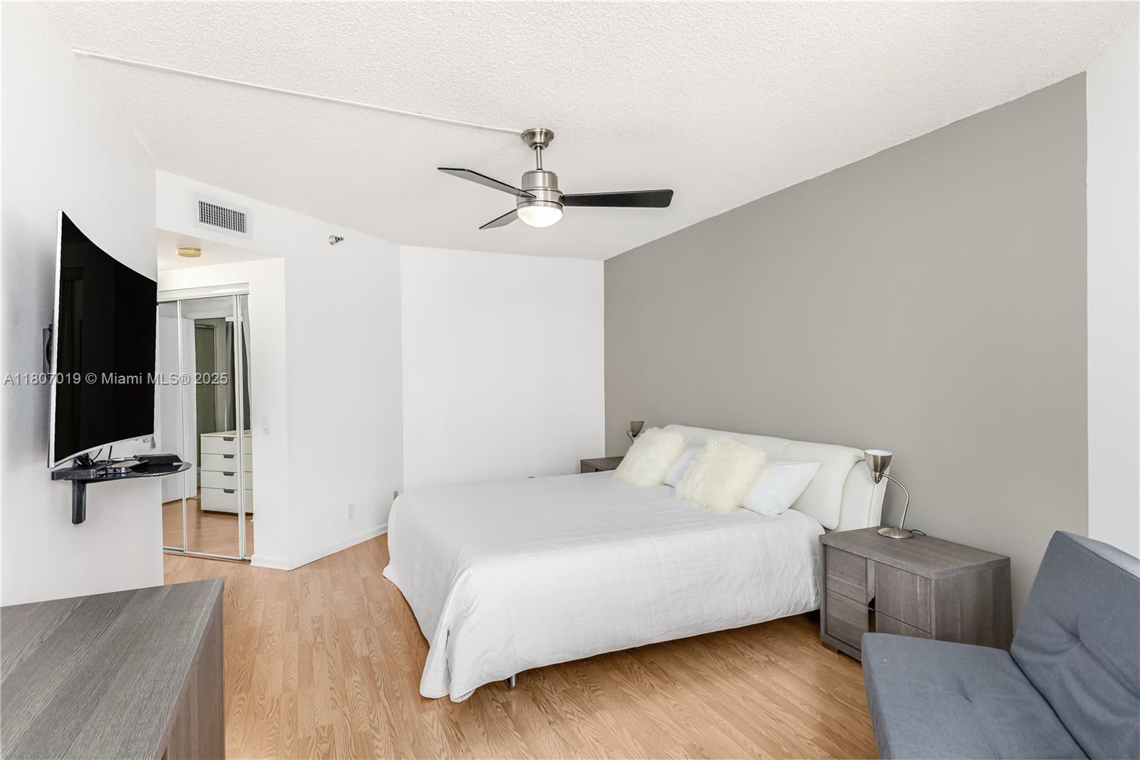 PORTSVIEW @ THE WATERWAYS - Residential