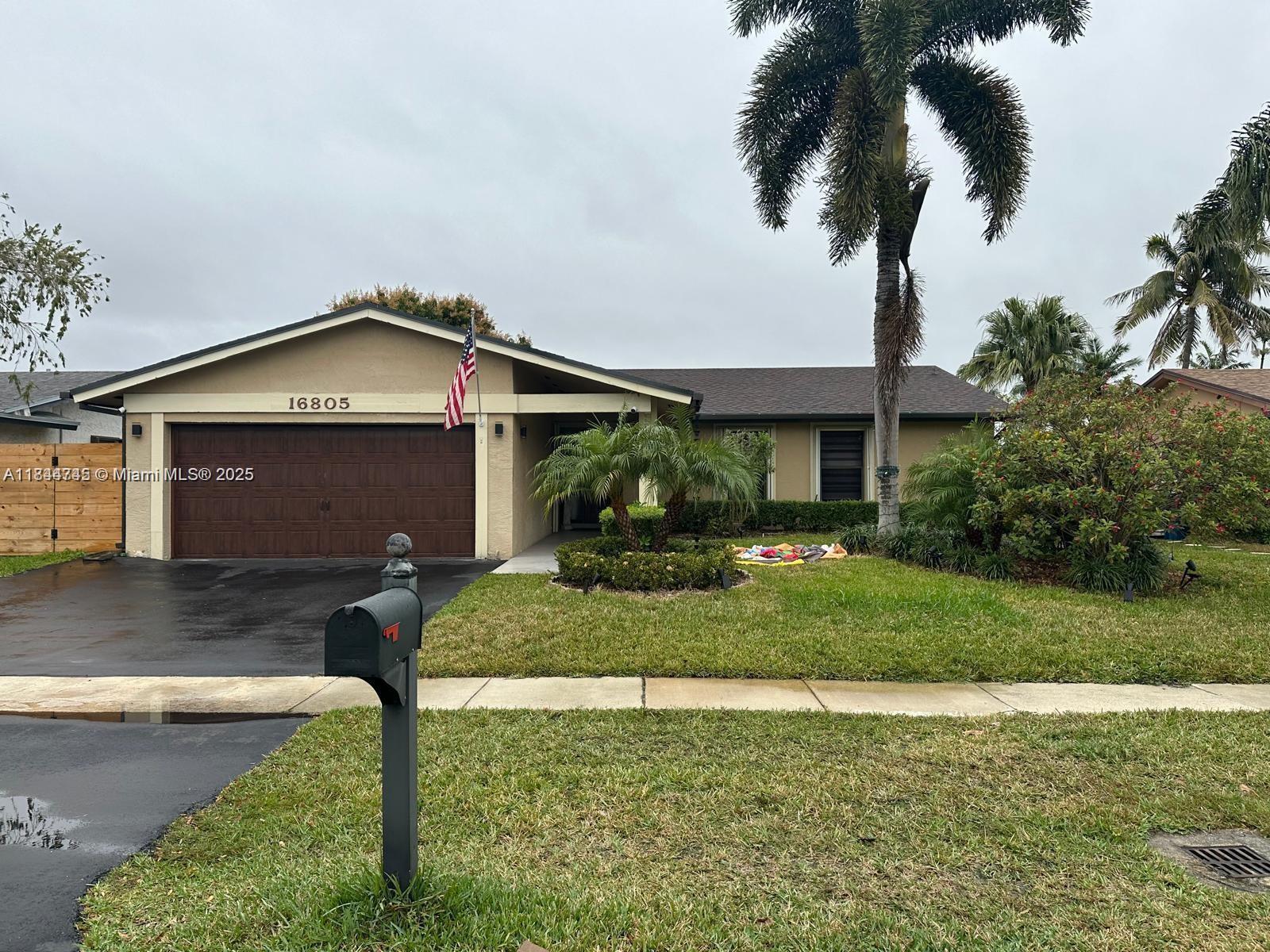 Beautiful home for rent in the desirable community of Bonaventure Lakes in Weston!
This rental includes 4 spacious bedrooms and 2 full bathrooms, offering comfort and privacy in a quiet residential area. The home features a modern open-concept kitchen with updated finishes, perfect for entertaining and everyday living. Enjoy bright living spaces, a functional layout, and access to excellent schools and nearby parks. Conveniently located near shopping, dining, and major highways — ideal for those seeking a peaceful and well-connected neighborhood.