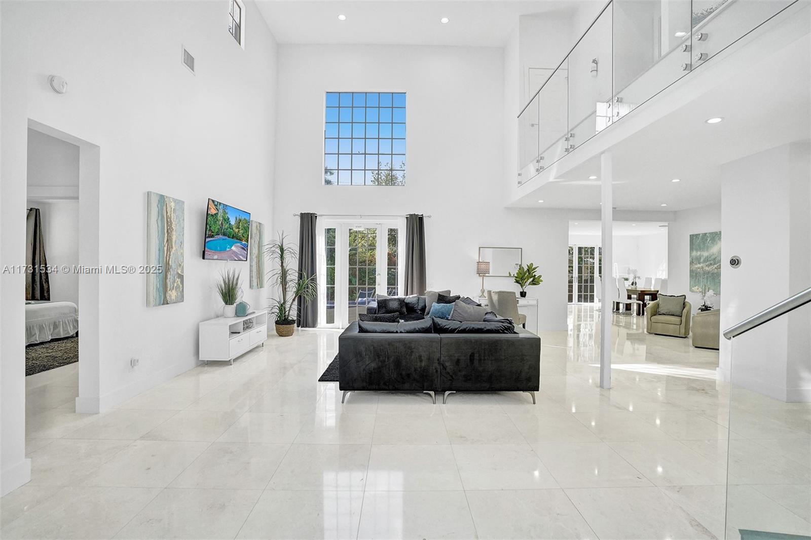 Property for Sale at 1350 Hollywood Blvd, Hollywood, Broward County, Florida - Bedrooms: 5 
Bathrooms: 5  - $1,890,000