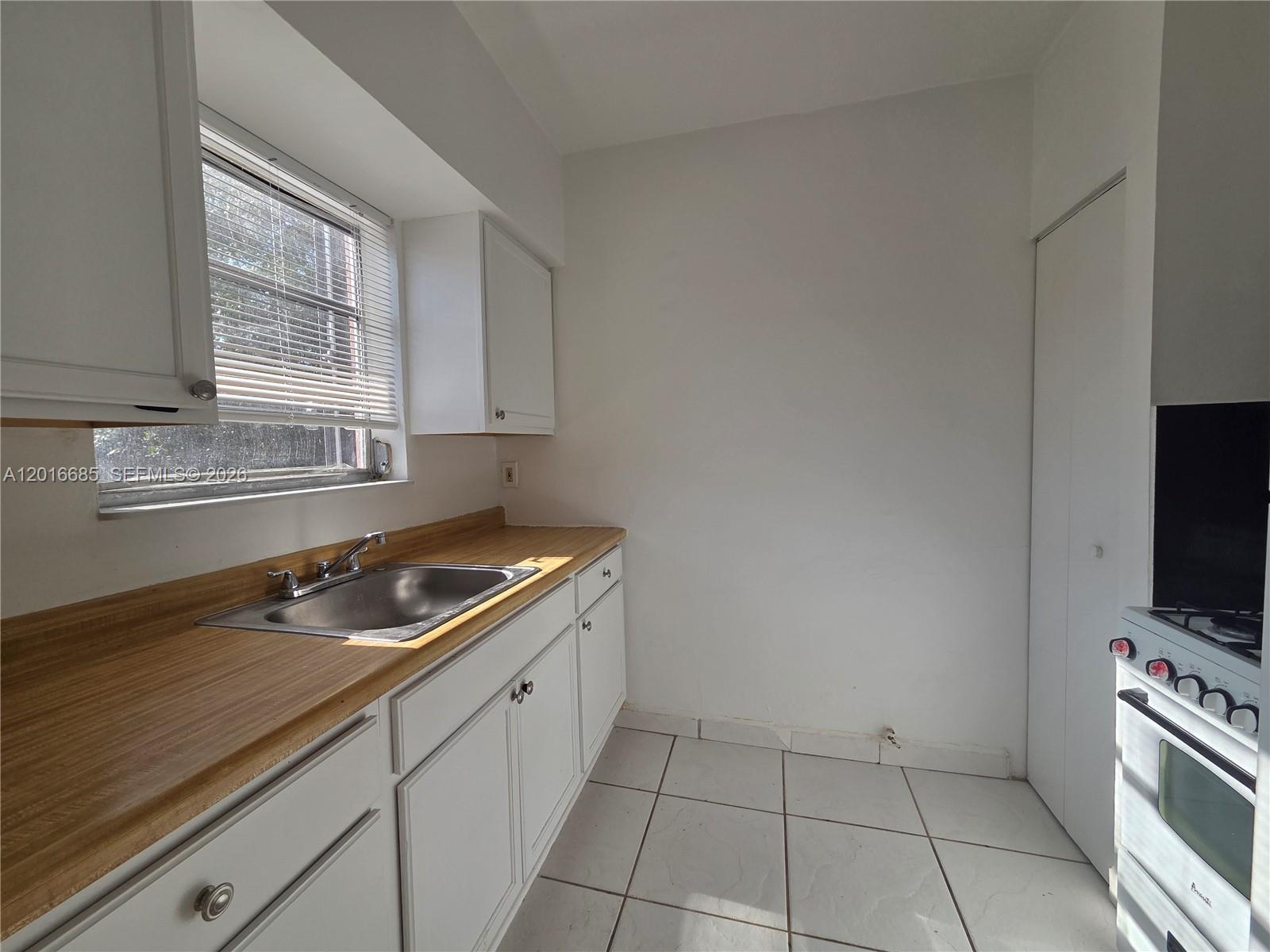 CITY OF MIAMI SOUTH - Residential Lease