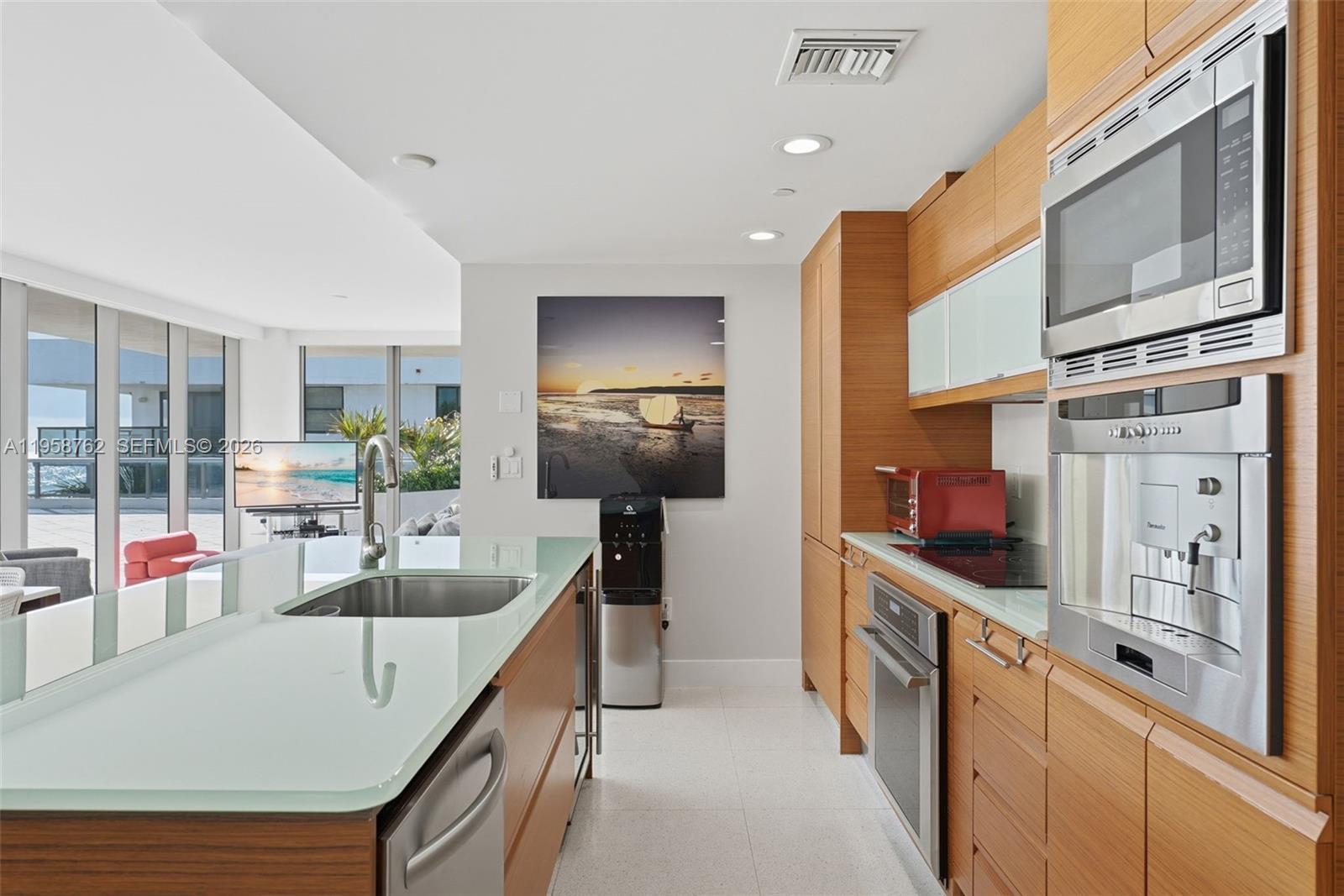 MEI CONDO - Residential